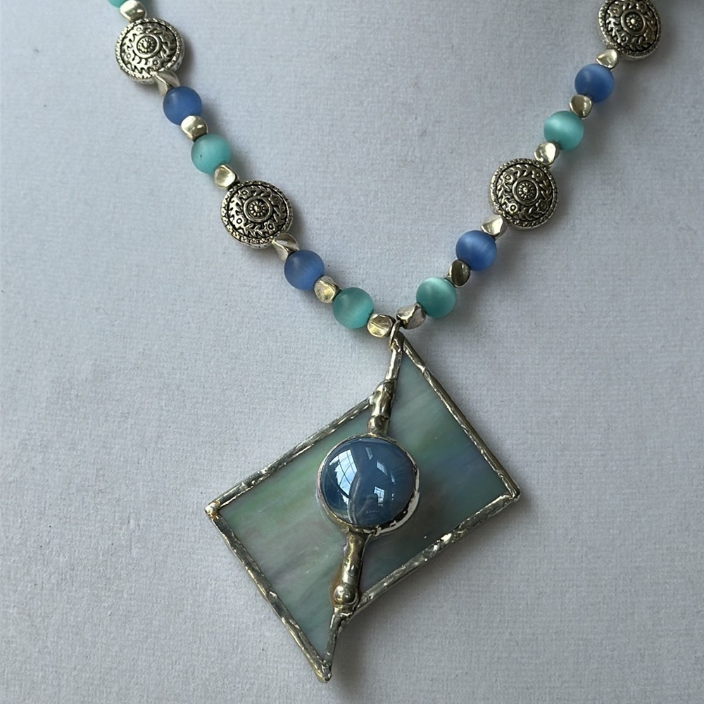 Unique Beaded & Glass Necklace - Picture 8 of 9